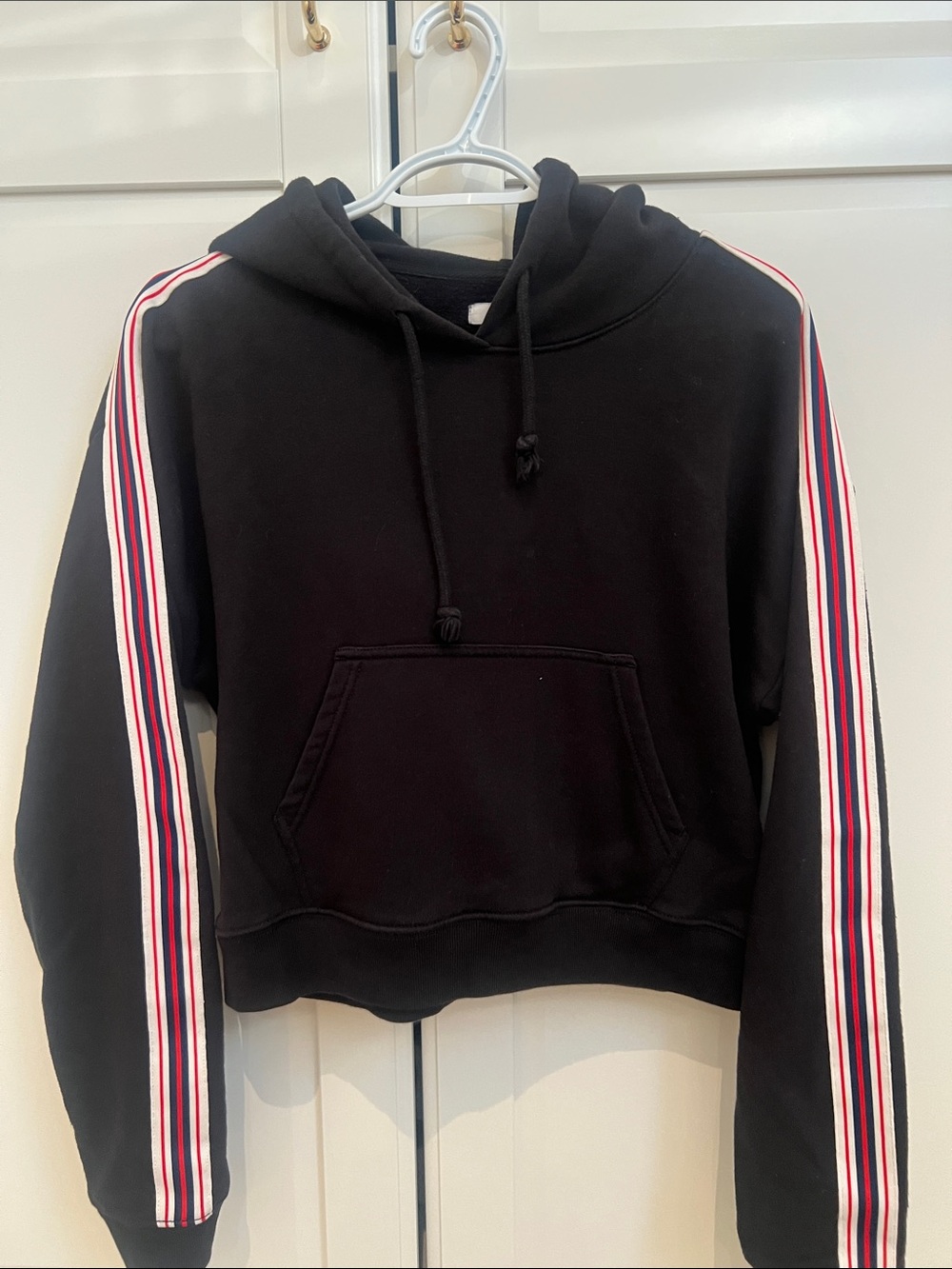 Women’s TNA sweatshirt